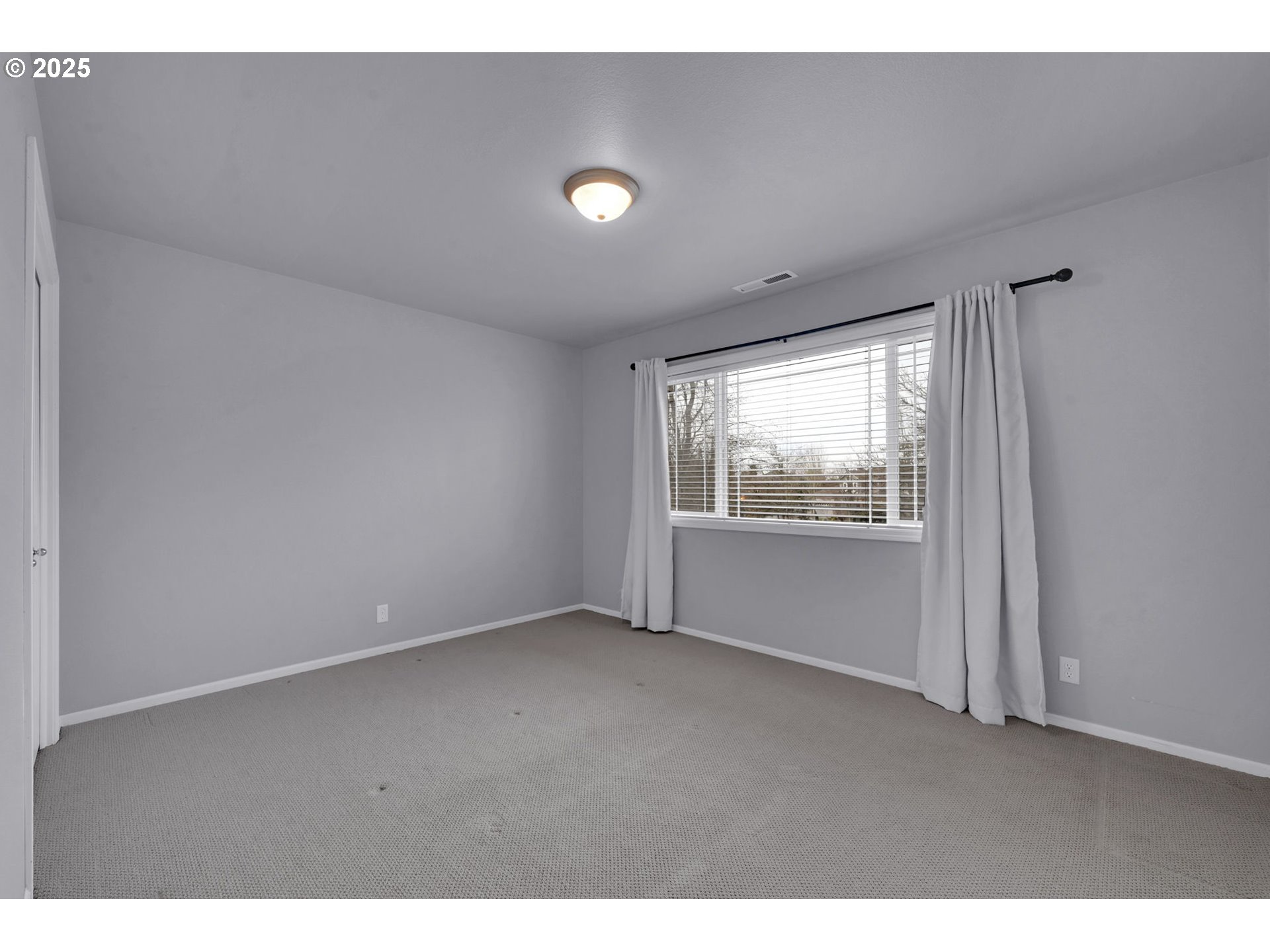 2408 Lakeview Drive Eugene, OR 97408 - Photo 26 of 34 Bedroom