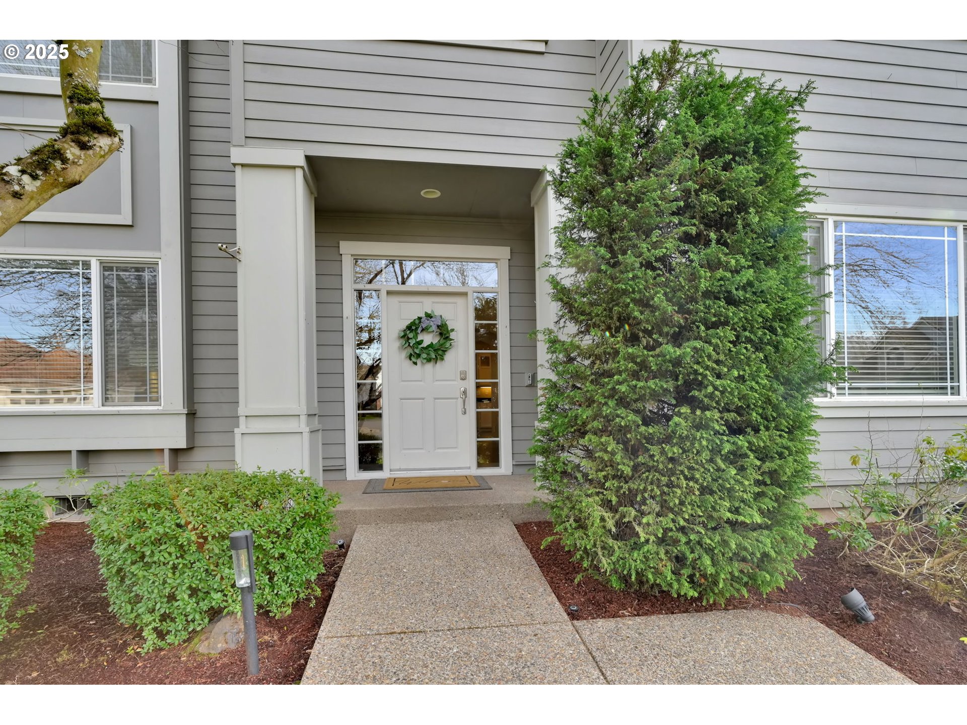 2408 Lakeview Drive Eugene, OR 97408 - Photo 3 of 34