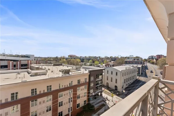 $885,000 | 755 West Broad Street, Unit 820, Athens, GA 30601
