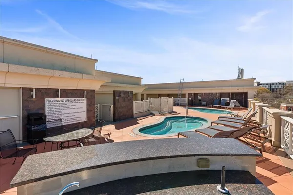 $885,000 | 755 West Broad Street, Unit 820, Athens, GA 30601