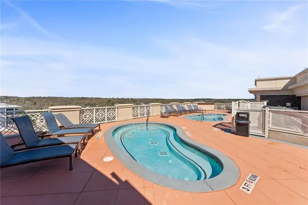 $885,000 | 755 West Broad Street, Unit 820, Athens, GA 30601
