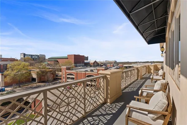$885,000 | 755 West Broad Street, Unit 820, Athens, GA 30601