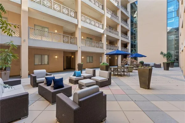 $885,000 | 755 West Broad Street, Unit 820, Athens, GA 30601