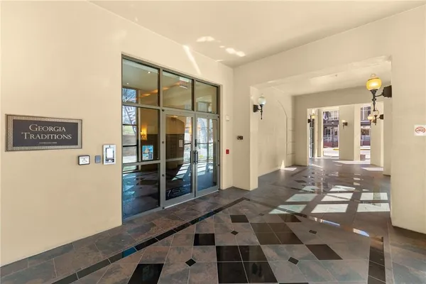 $885,000 | 755 West Broad Street, Unit 820, Athens, GA 30601