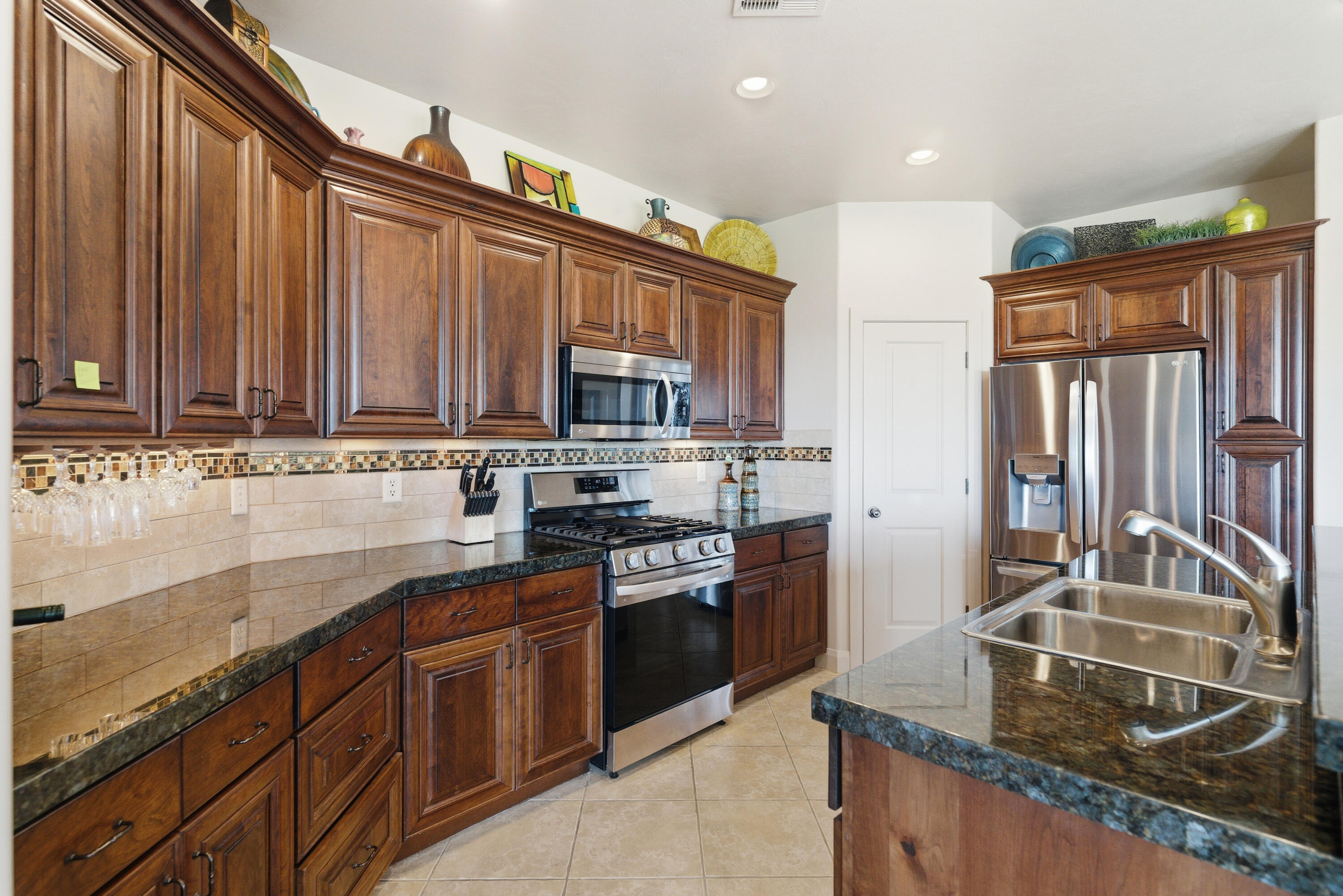 409 North Country Lane, Unit 1 St. George, UT 84770 - Photo 12 of 39 Kitchen