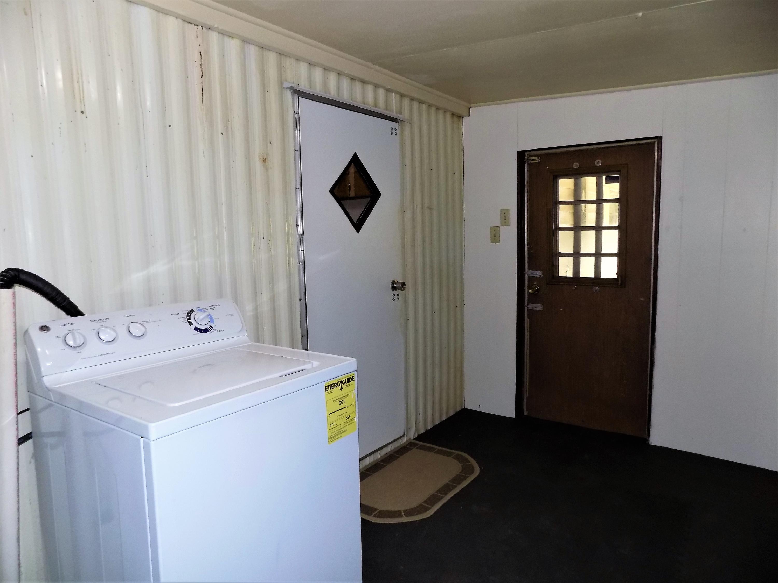 1830 Upper Rinehart Road Dandridge, TN 37725 - Photo 21 of 35 Laundry Room
