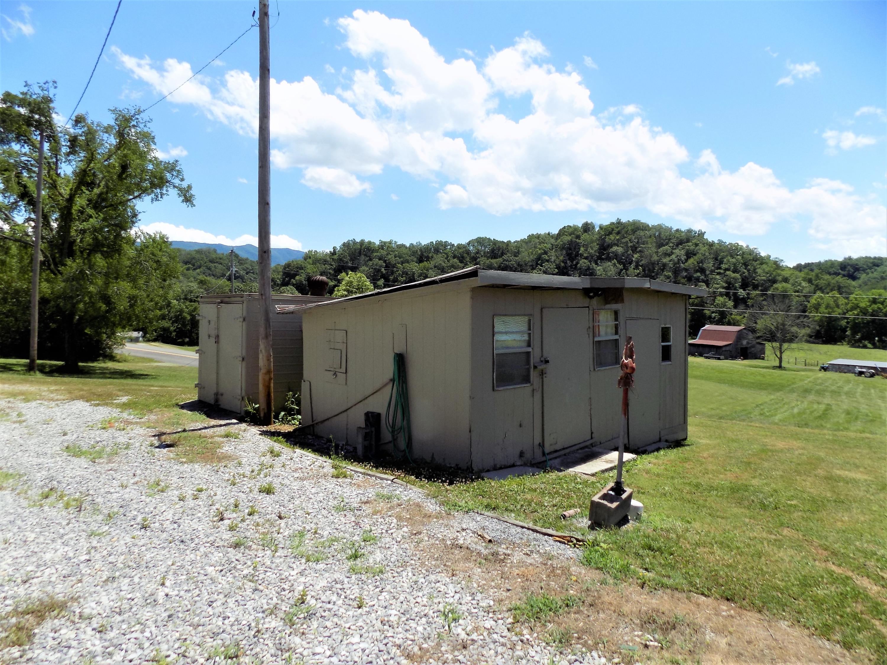 1830 Upper Rinehart Road Dandridge, TN 37725 - Photo 27 of 35 Storage / Well House