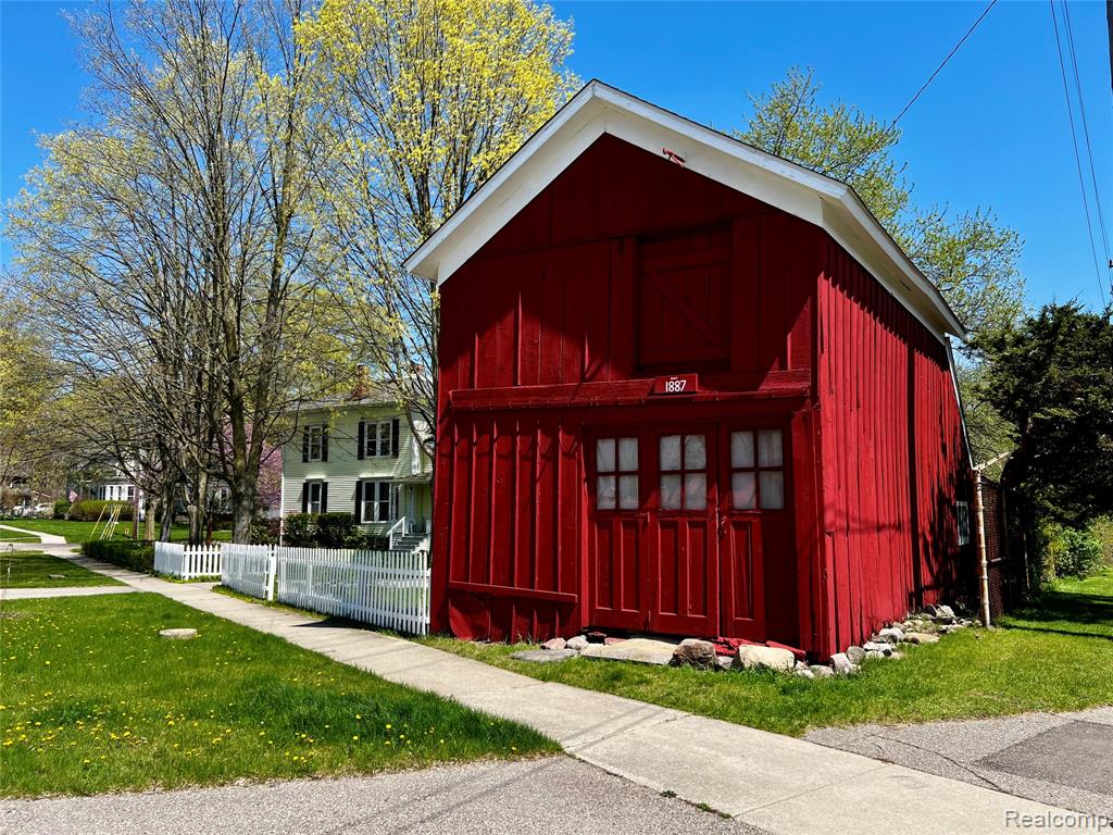 403 Lake Street Howell, MI 48843 - Photo 2 of 71