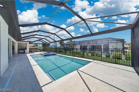 $669,000 | 3914 Southeast 20th Avenue, Cape Coral, FL 33904