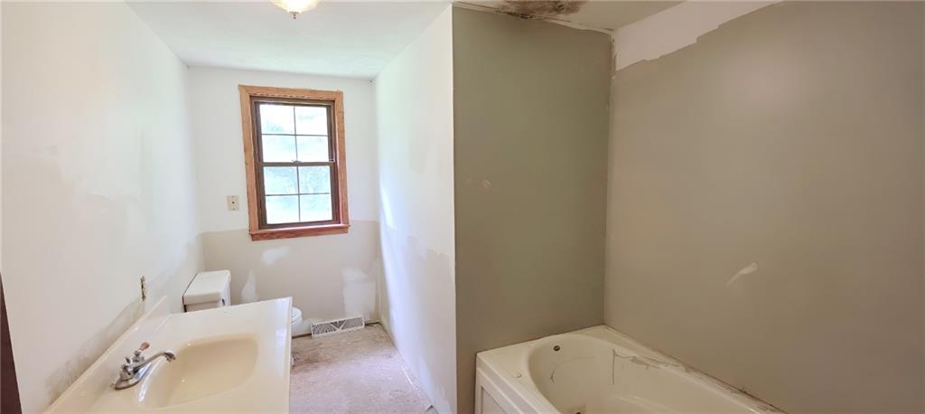 3331 Evergreen Road Pulaski, PA 16143 - Photo 6 of 14 Gallery Image 6