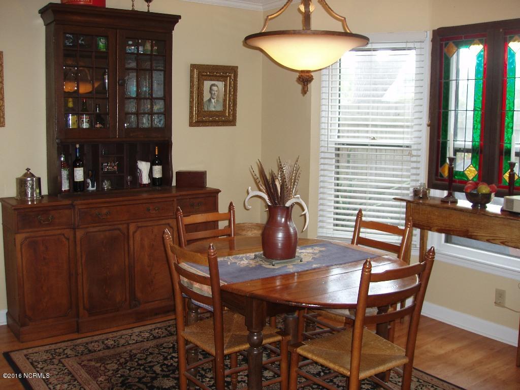 1827 Quail Ridge Road, Unit E Greenville, NC 27858 - Photo 8 of 35 Dining Room