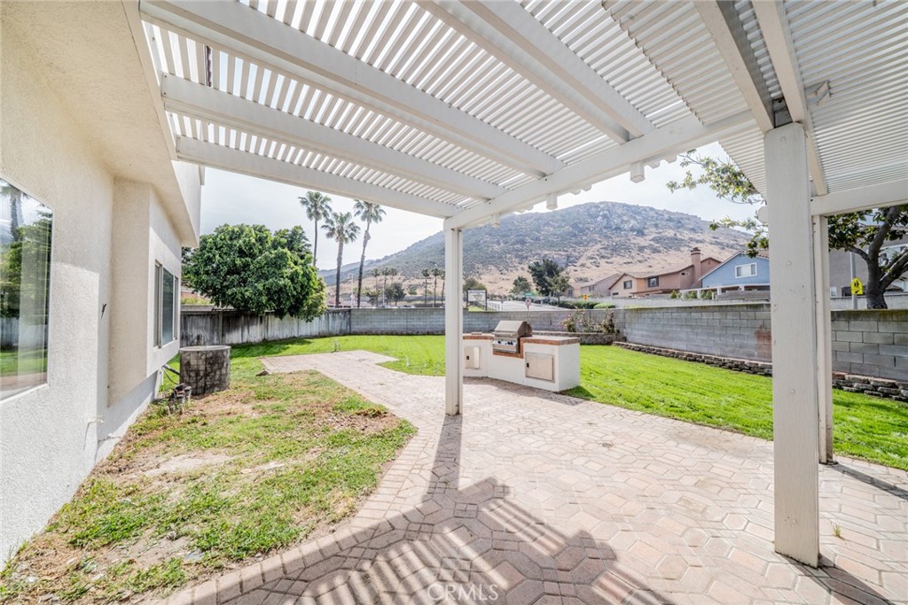 15849 Firethorn Road Fontana, CA 92337 - Photo 34 of 40