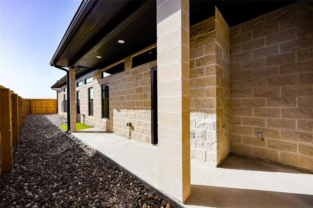 2718 Grace Street, Unit A B Corpus Christi, TX 78414 - Photo 2 of 21