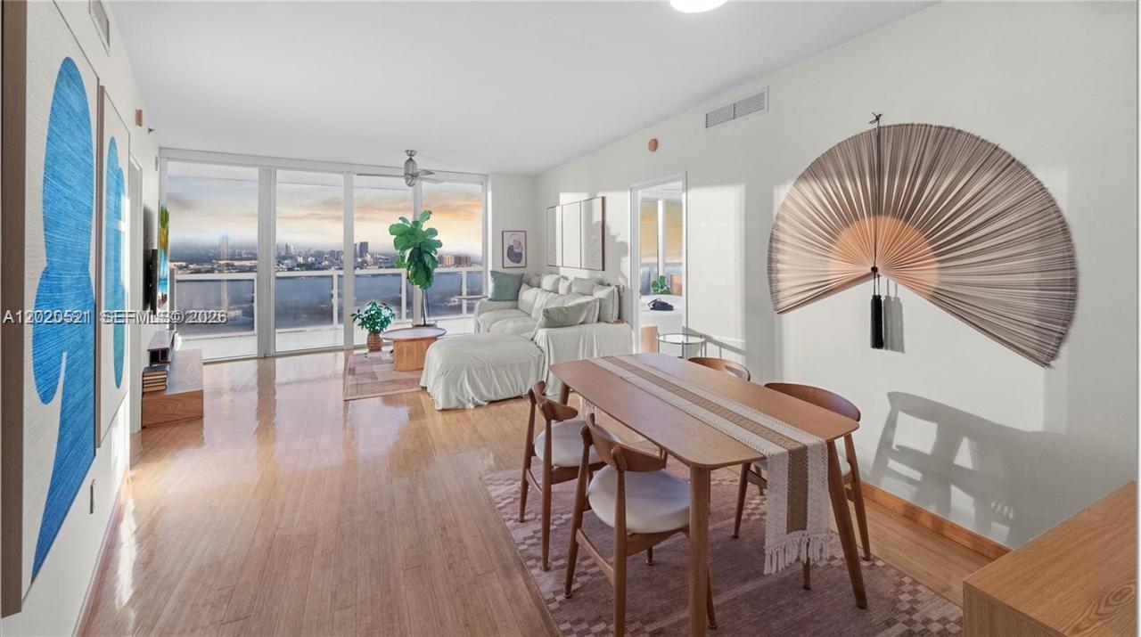 450 Alton Road, Unit 2810 Miami Beach, FL 33139 - Photo 5 of 38