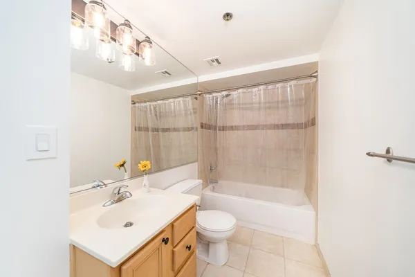 $4,200 | 700 1st Street, Unit 15C, Hoboken, NJ 07030