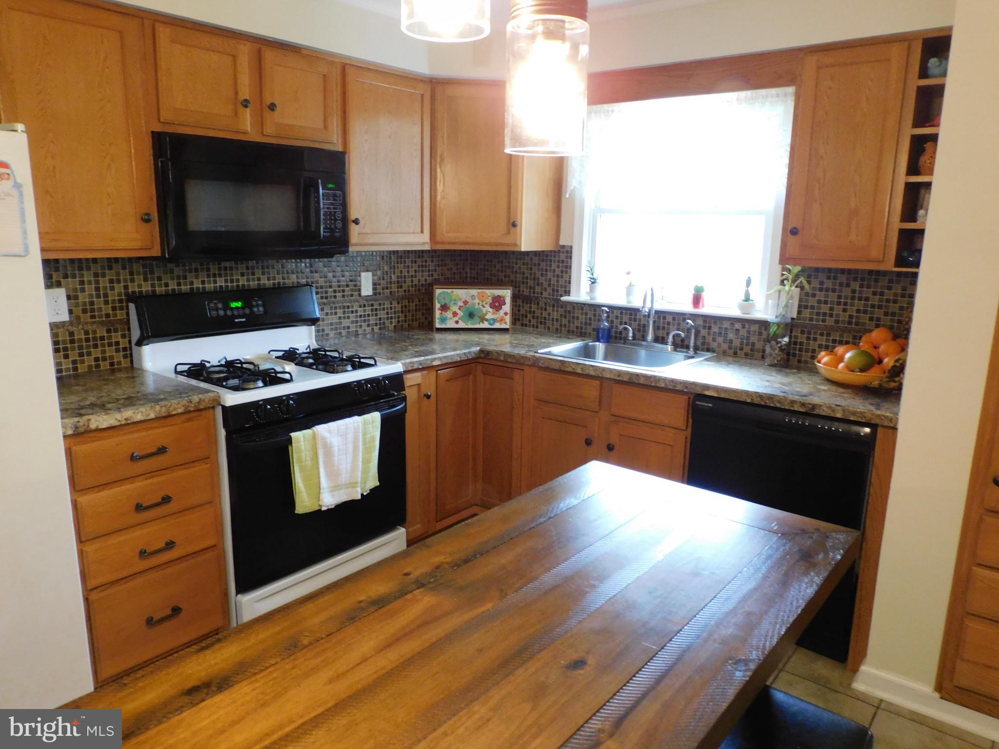 140 Centennial Road Warminster, PA 18974 - Photo 11 of 37 Gallery Image 11