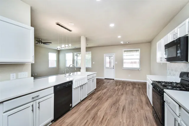 $2,500 | 18638 Lansdowne Stream Path, Katy, TX 77449