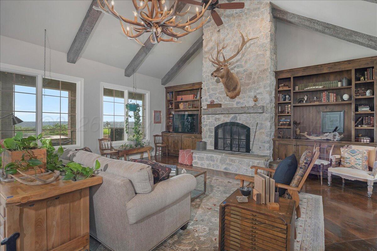 07-Living Room