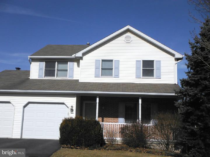 242 Sunrise Road Reading, PA 19606 - Photo 3 of 16 Gallery Image 3