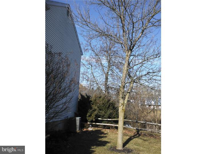 242 Sunrise Road Reading, PA 19606 - Photo 4 of 16 Gallery Image 4