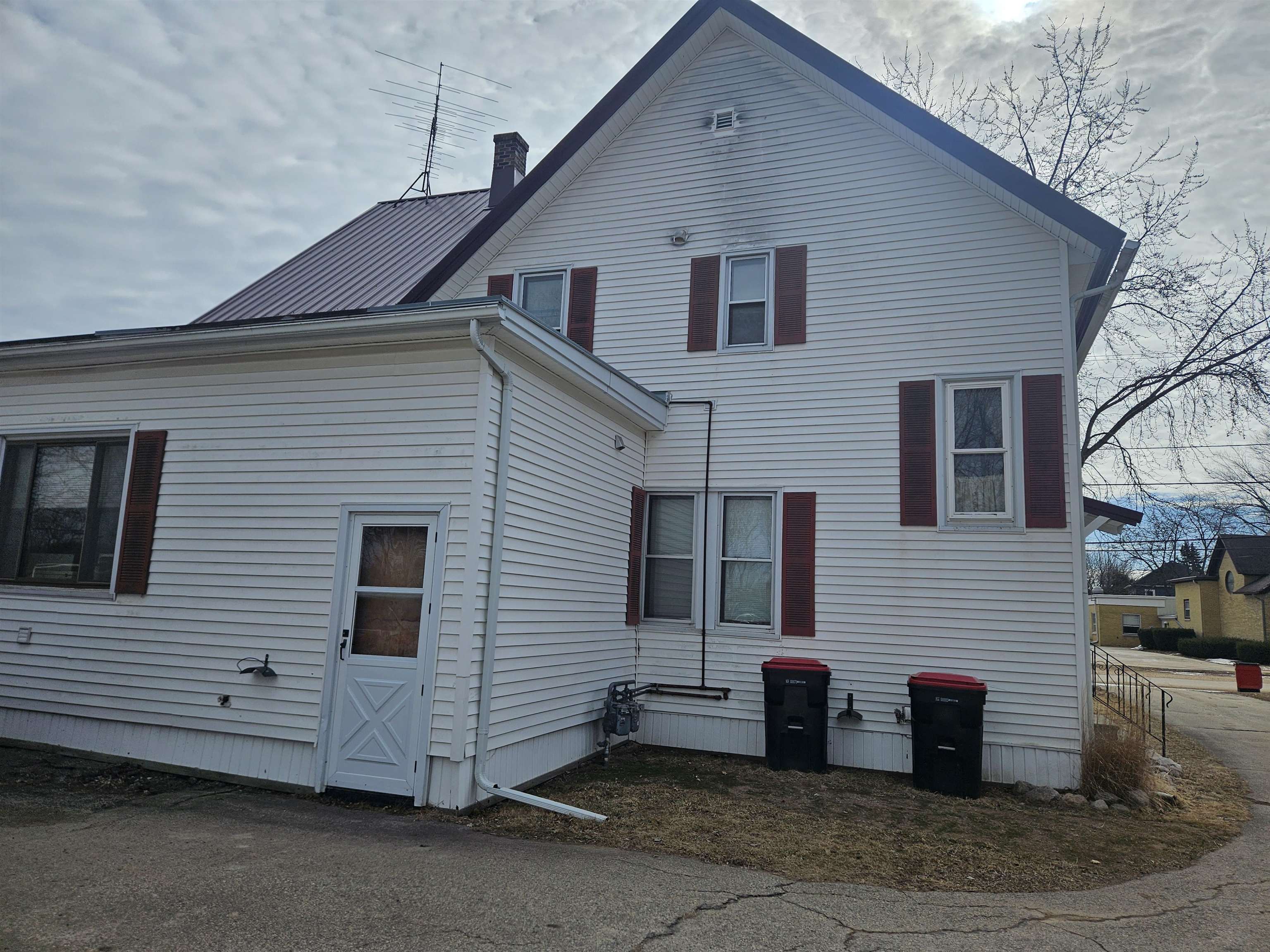 133 West Main Street Gillett, WI 54124 - Photo 2 of 15