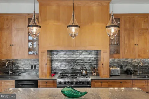 $6,475,000 | 235 North Main Street, New Hope, PA 18938