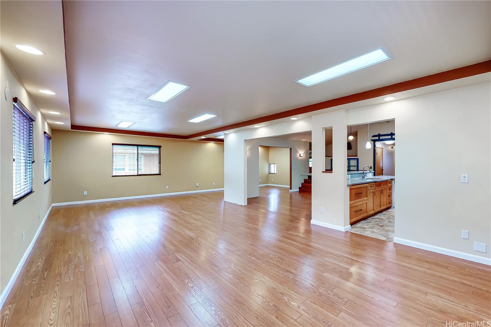 45-655 Apapane Street, Unit UPSTAIRS Kaneohe, HI 96744 - Photo 10 of 19 Living/ Family Room