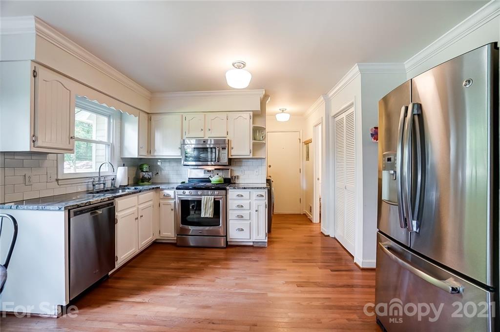 6216 Stevens Mill Road Matthews, NC 28104 - Photo 9 of 48 Gallery Image 9