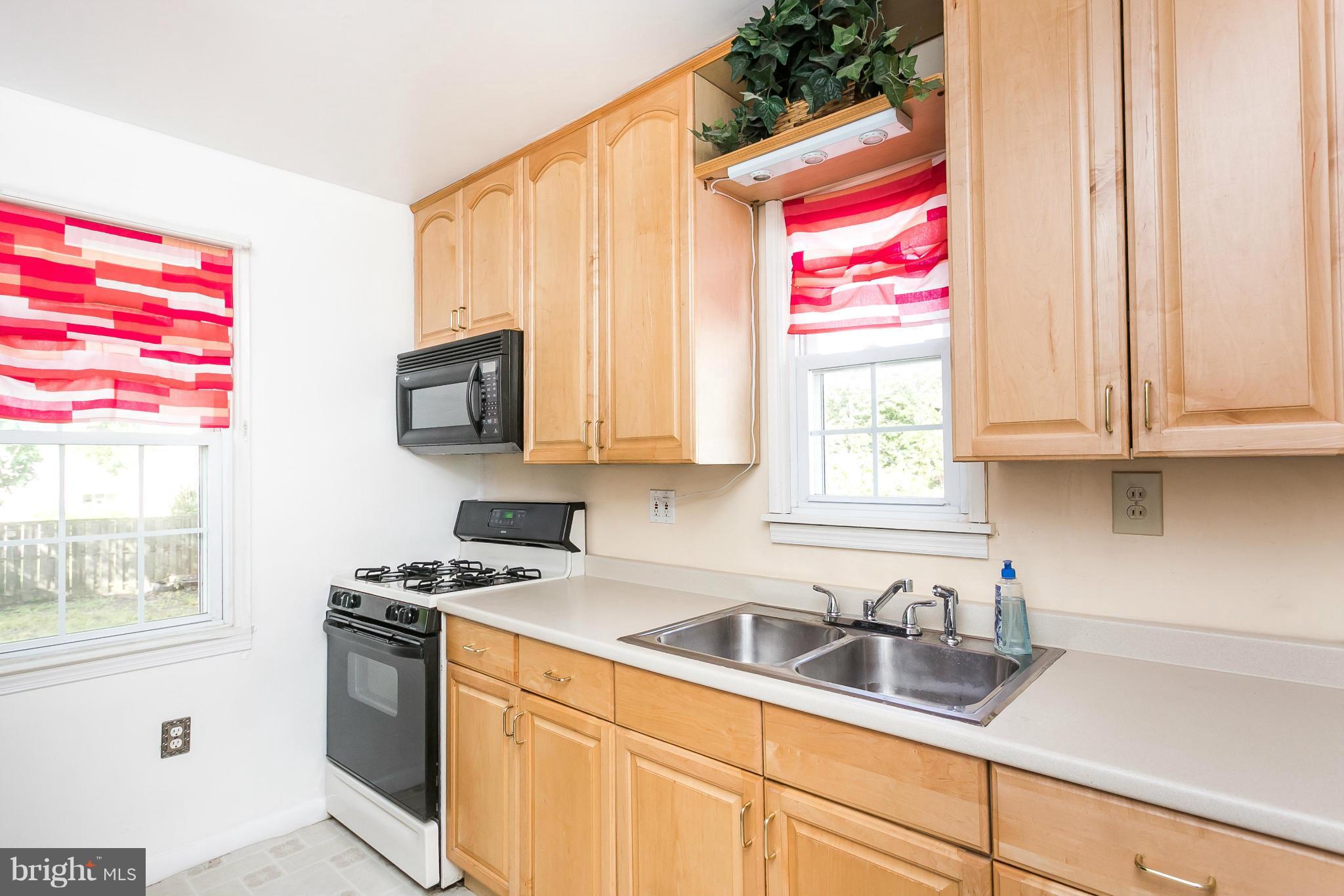 2513 Wycliffe Road Baltimore, MD 21234 - Photo 11 of 30 Kitchen