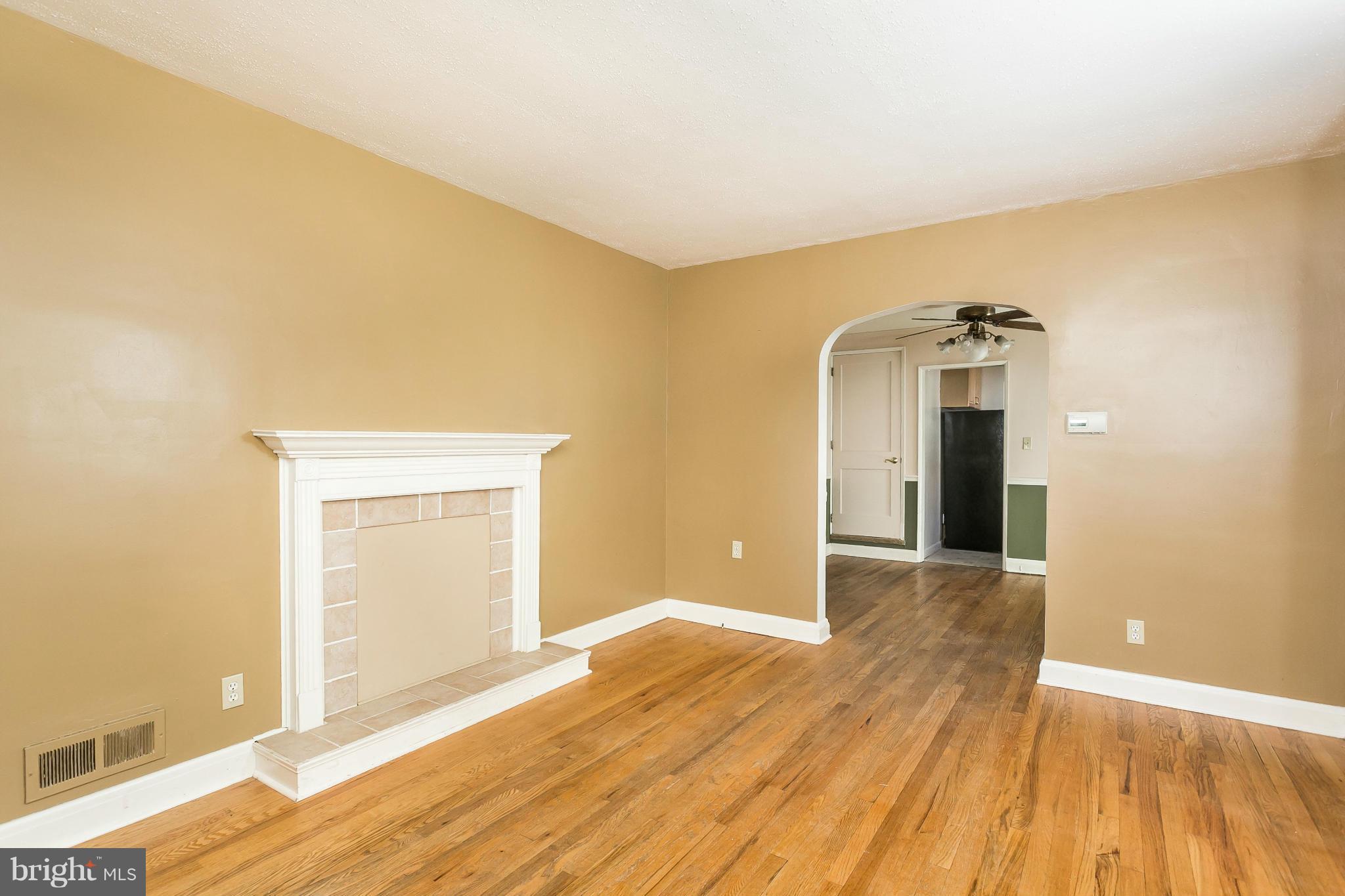 2513 Wycliffe Road Baltimore, MD 21234 - Photo 7 of 30 Living Room