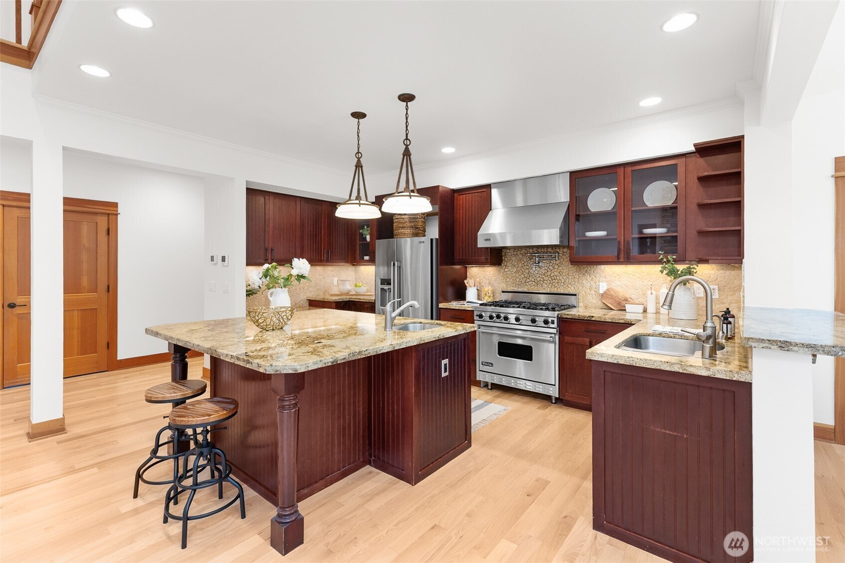 6465 Haley Loop Road Northeast Bainbridge Island, WA 98110 - Photo 14 of 40