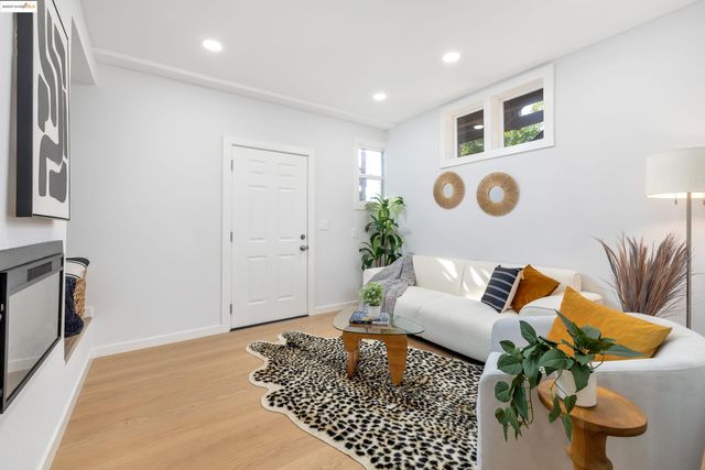 $1,200,000 | 243 Oakland Avenue, Oakland, CA 94611