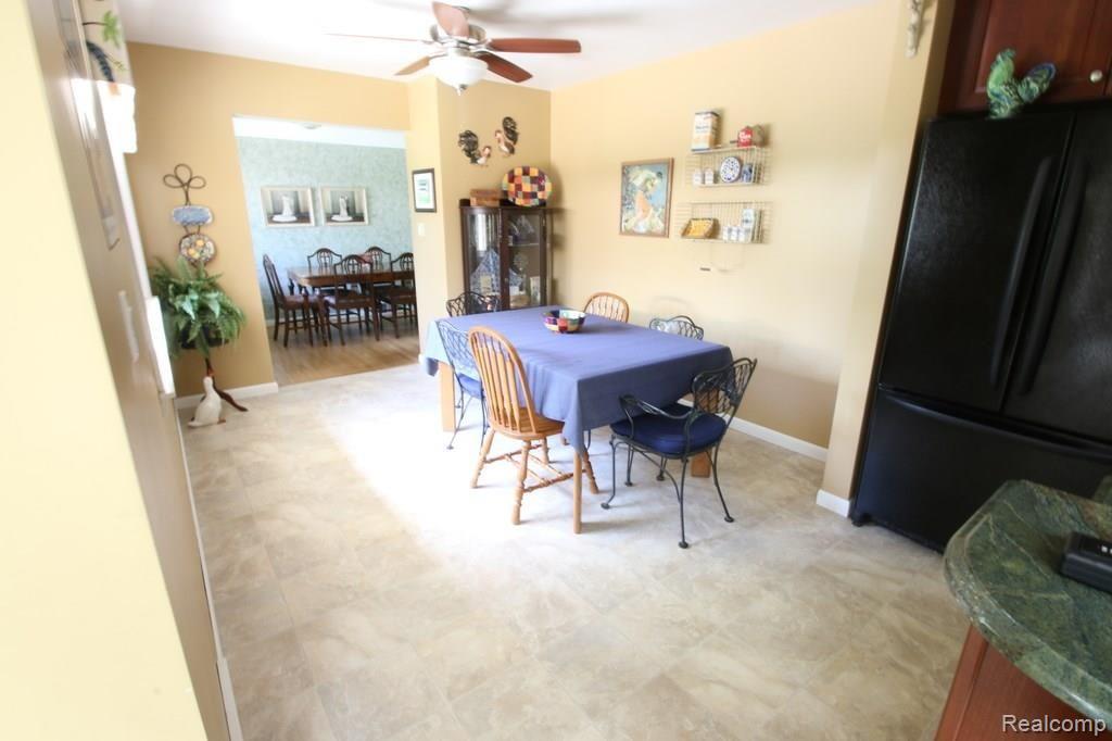 26432 Springland Street Farmington, MI 48334 - Photo 10 of 34