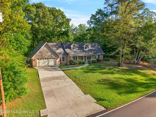 $289,900 | 508 West Lakeshore Drive, Carriere, MS 39426