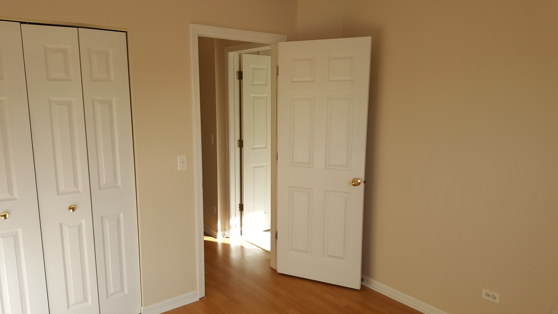 1197 North Red Oak Circle, Unit 3 Round Lake Beach, IL 60073 - Photo 3 of 16 a view of a bathroom with wooden floor