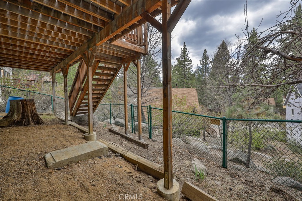 39177 Arapahoe Road Fawnskin, CA 92333 - Photo 33 of 39 a view of entryway