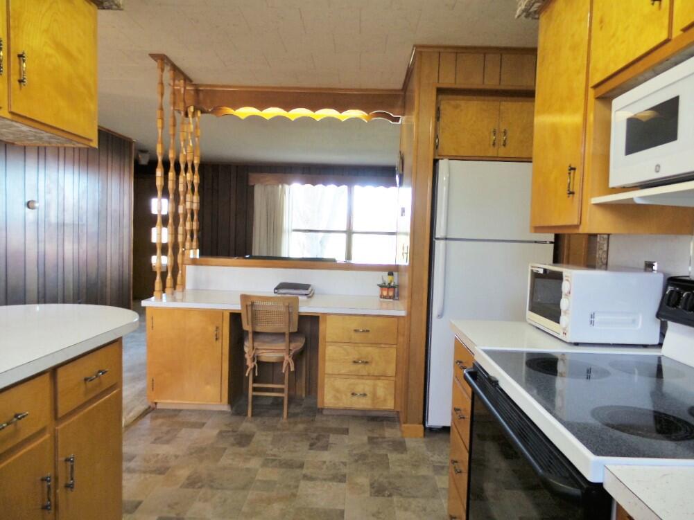 639 Bangor Road Benton, ME 04901 - Photo 5 of 30 Kitchen