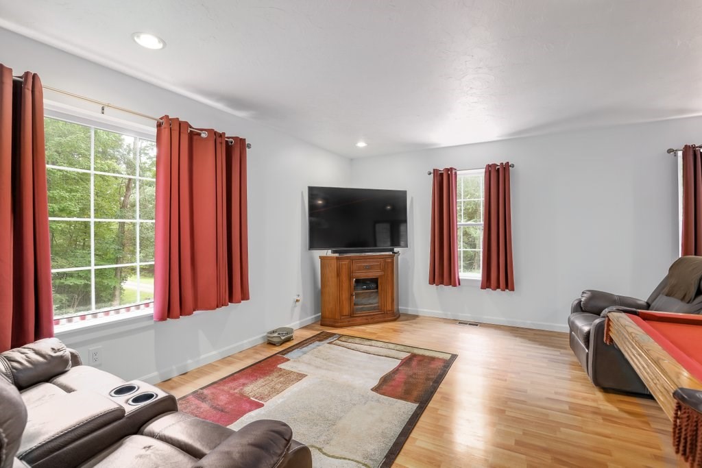 61 Osgood Road Charlton, MA 01507 - Photo 6 of 41