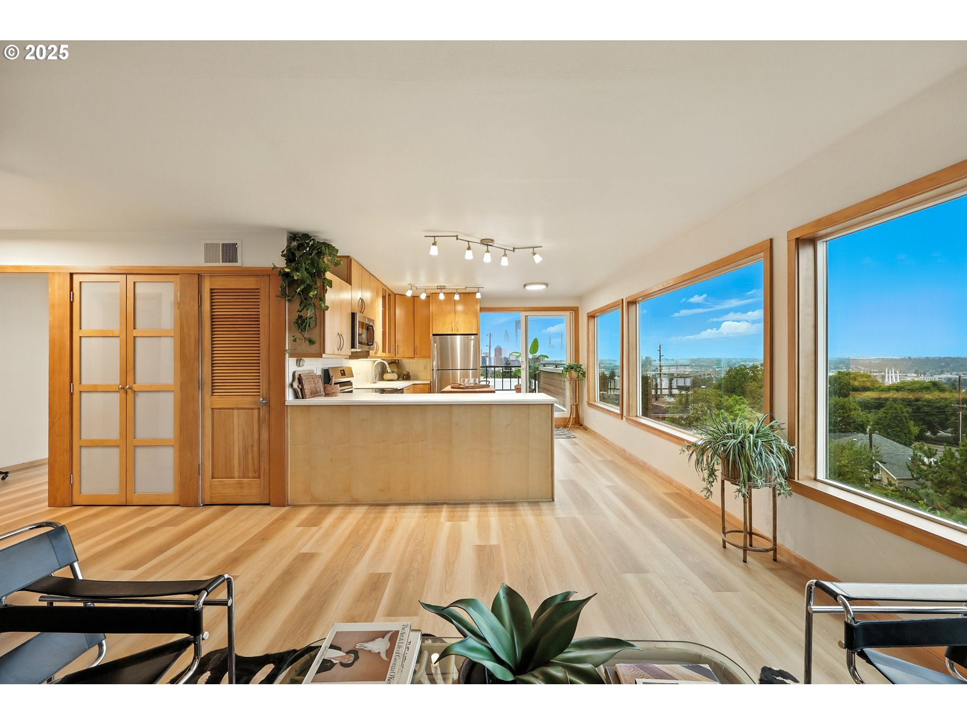 3515 Southwest Barbur Boulevard, Unit Y2 Portland, OR 97239 - Photo 19 of 38