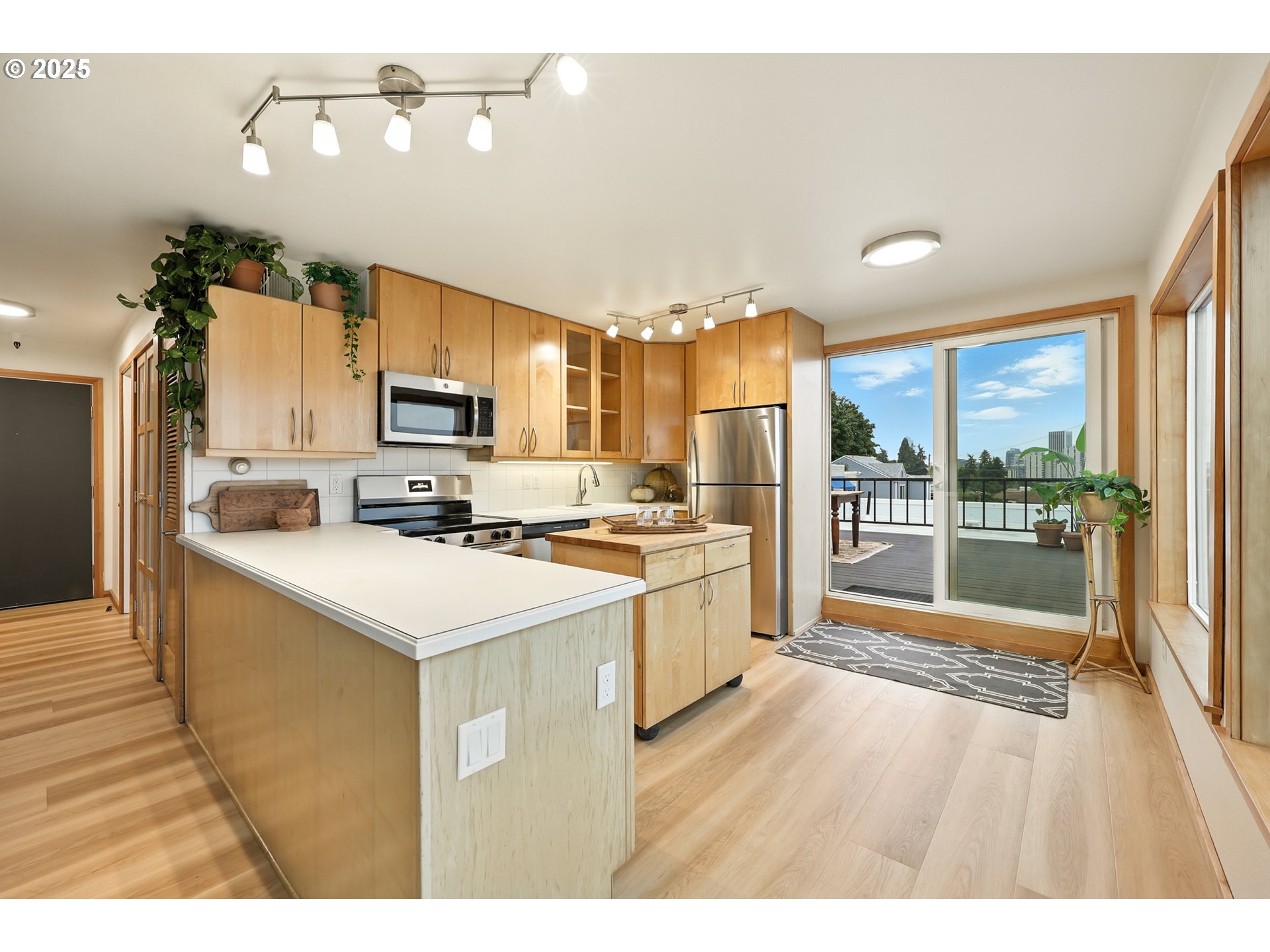 3515 Southwest Barbur Boulevard, Unit Y2 Portland, OR 97239 - Photo 20 of 38