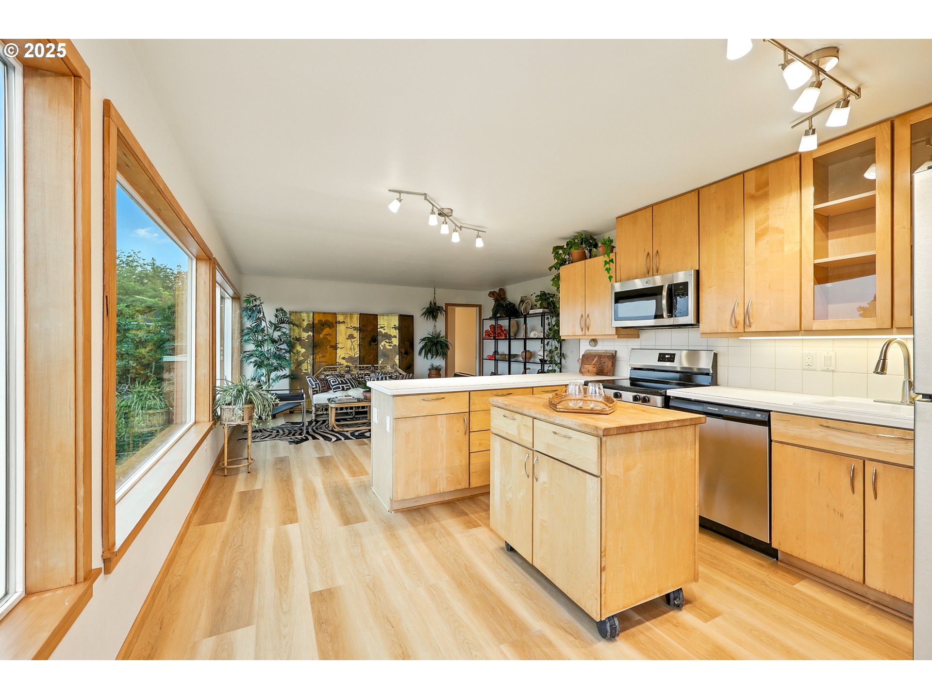 3515 Southwest Barbur Boulevard, Unit Y2 Portland, OR 97239 - Photo 22 of 38