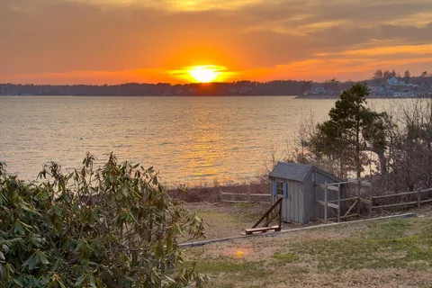 $1,375,000 | 65 Lewis Point Road, Buzzards Bay, MA 02532