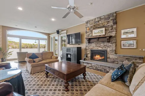 $3,495,000 | 15 Second Pt Road, Moultonborough, NH 03254