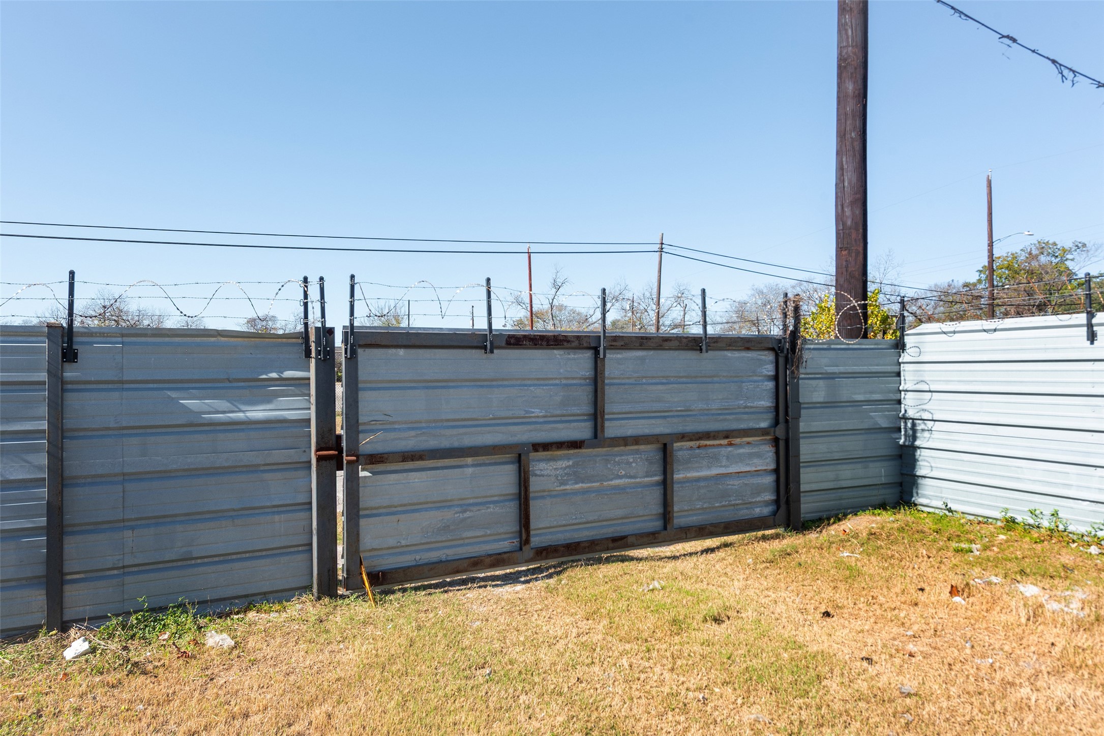 3930 Pickfair Street Houston, TX 77026 - Photo 13 of 19 a view of a terrace
