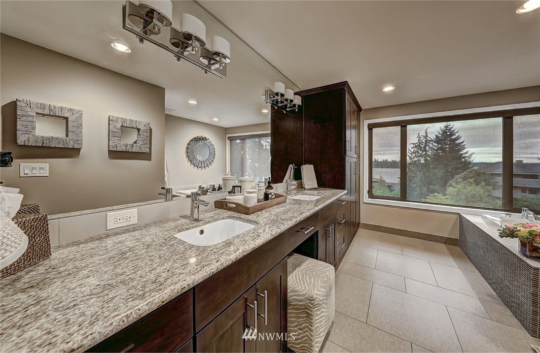 2005 Killarney Way Bellevue, WA 98004 - Photo 13 of 25