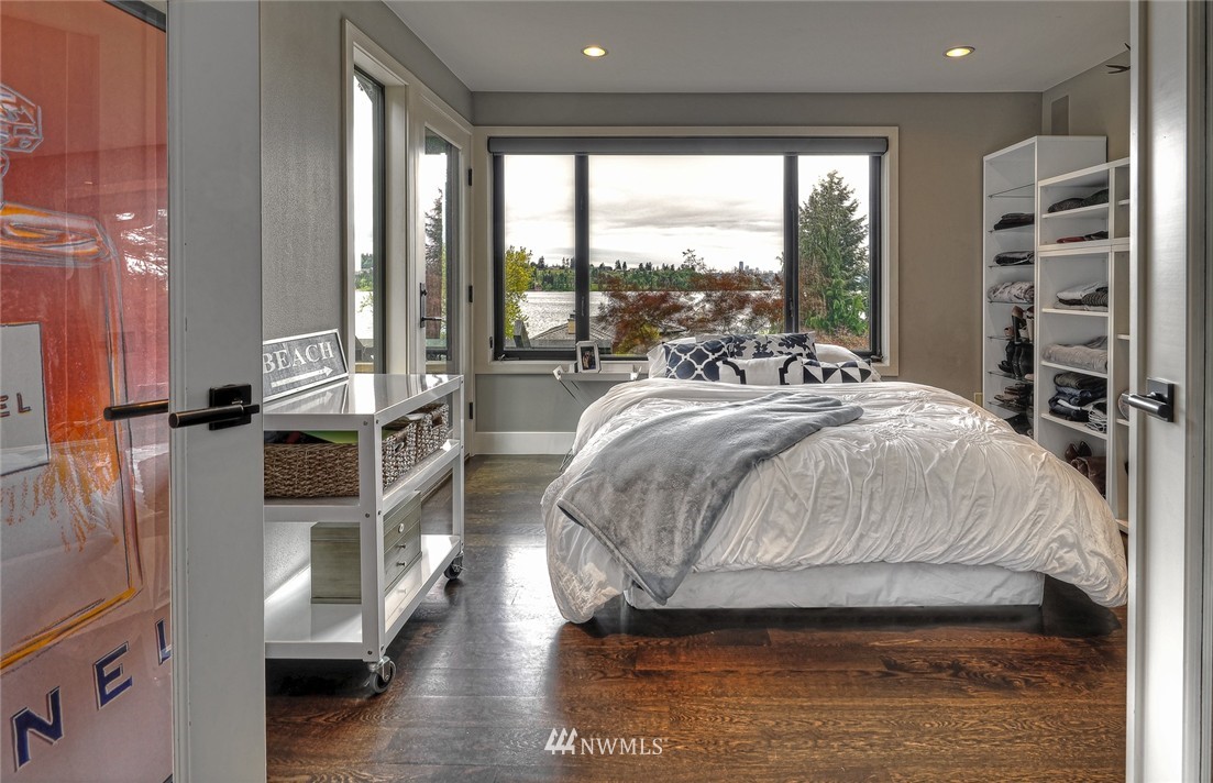 2005 Killarney Way Bellevue, WA 98004 - Photo 14 of 25