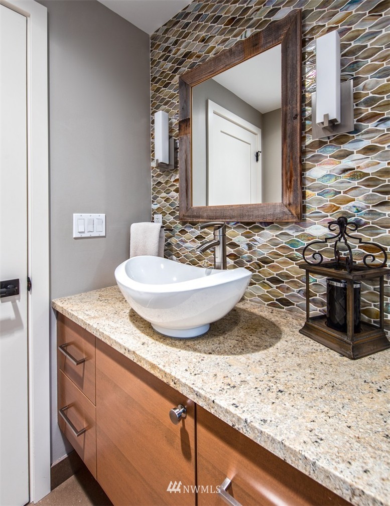 2005 Killarney Way Bellevue, WA 98004 - Photo 15 of 25