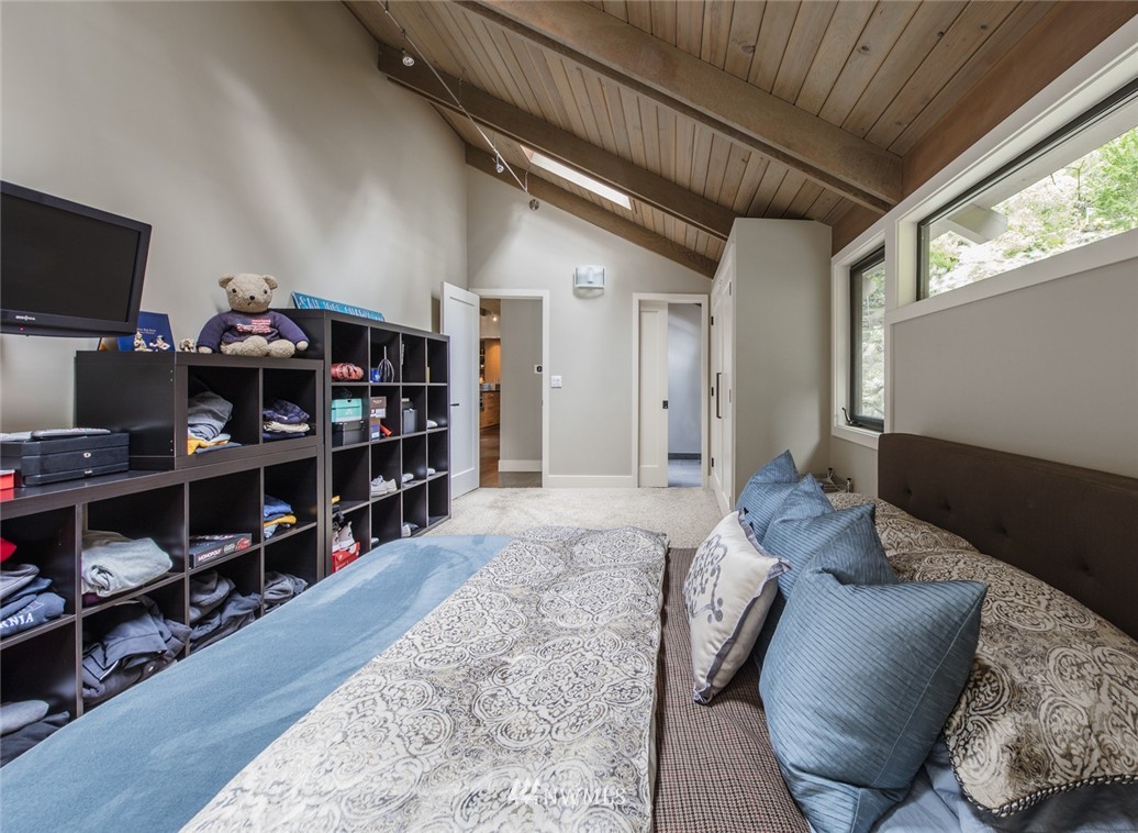 2005 Killarney Way Bellevue, WA 98004 - Photo 16 of 25