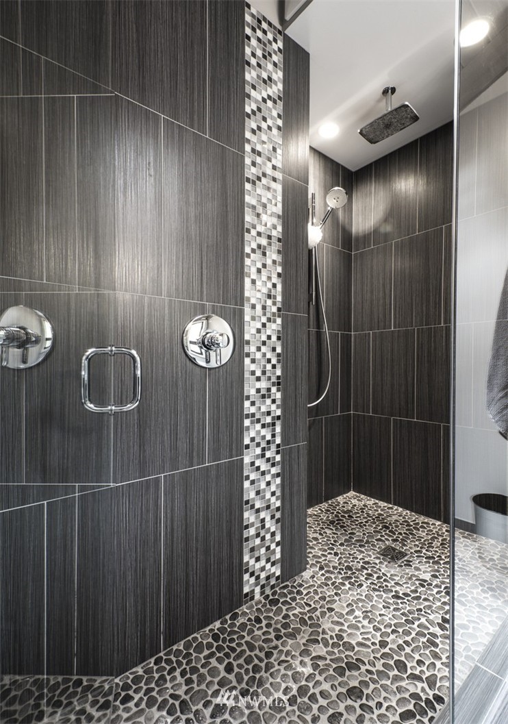 2005 Killarney Way Bellevue, WA 98004 - Photo 17 of 25