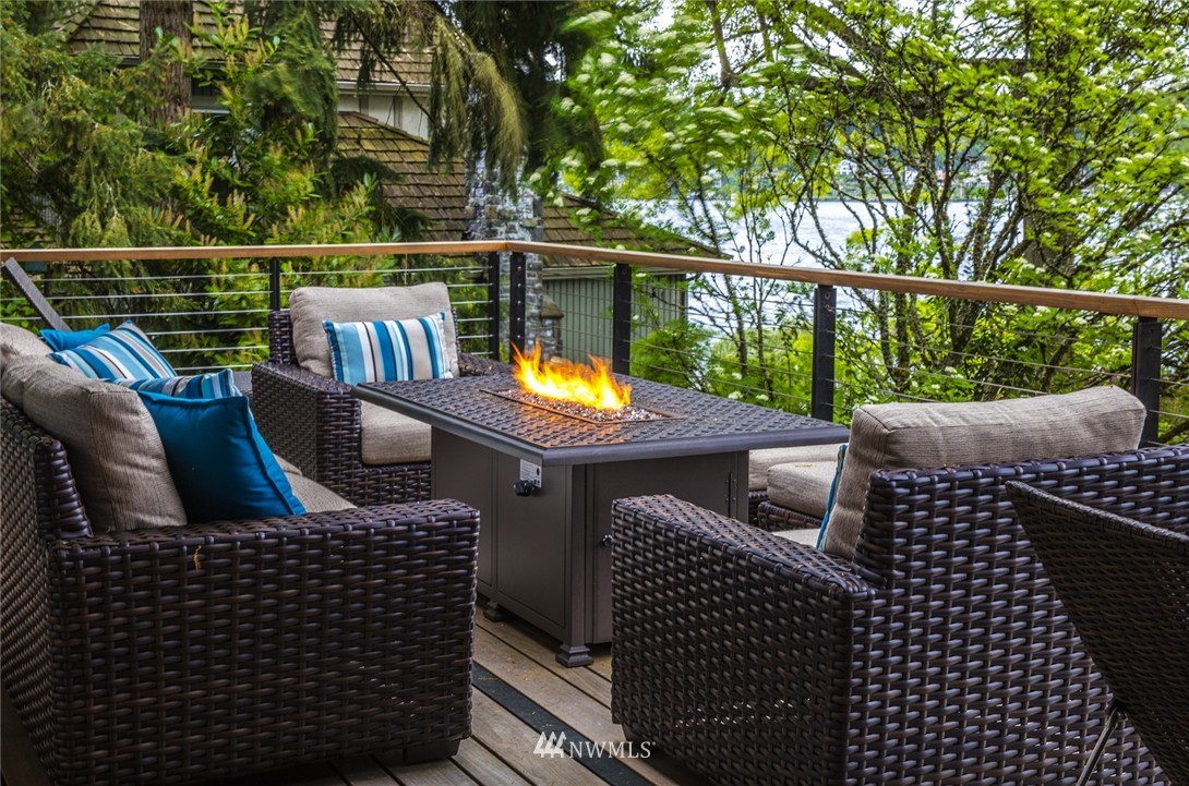 2005 Killarney Way Bellevue, WA 98004 - Photo 21 of 25